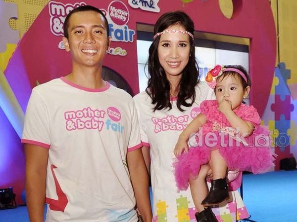 Fanny Fabriana dan Keluarga Tercinta