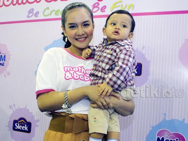 Pipi Tembem Anak Laki-laki Intan Nuraini