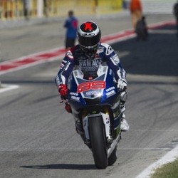 Lorenzo Tercepat di Latihan Bebas Pertama