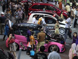 Mobil Modif Daihatsu Sedot Perhatian Pengunjung IIMS 2013