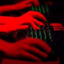 Jaringan Angkatan Laut Amerika Serikat Di-hack