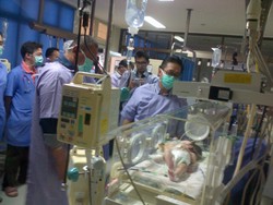 Deddy Mizwar Jenguk Bayi Ginan: Saya Ucapkan Salam, Dia Mendengar 