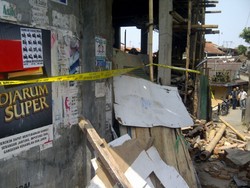 Benteng di Astana Anyar Roboh, Penjual Gorengan Terluka