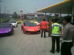 Polisi: Rombongan Lamborghini Tertib, Pelat Nomor Juga Terpasang