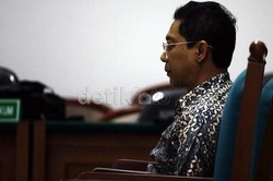 Hakim Tanya ke Fathanah Soal Sefti: Sudah Sempat Bersapa Ria?