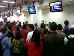 Pihak Lion Air Cari Pendobrak Pintu Darurat, Penumpang Makin Emosi