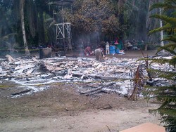 Kades di Rokan Hulu Riau Dianiaya OTK, Rumahnya Ludes Dibakar