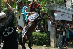 Menonton Kuda Jingkrak di Purworejo