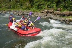 Ke Yogya-Magelang, Coba Rafting dan Mobil Off Road