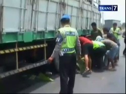 Satu Keluarga Tewas Terlindas Truk Tronton