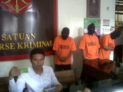 3 Penipu Bermodus Hibah Dana Asing untuk Bangun Masjid Ditangkap