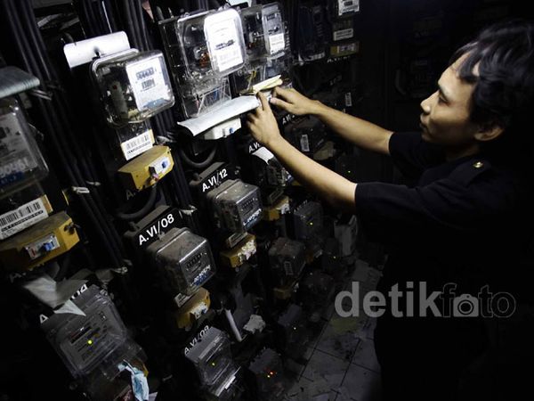 Besok, Tarif Dasar Listrik Naik