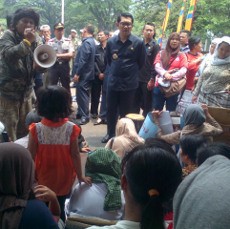 Datangi Ridwan Kamil, Pengemis Minta Gaji hingga Rp 10 Juta