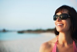 Pakai Kacamata Hitam, Cara Paling Keren Usir Alergi