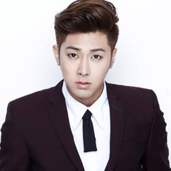 Yunho TVXQ Siap Main Drama Bareng Kim Soo Hyun