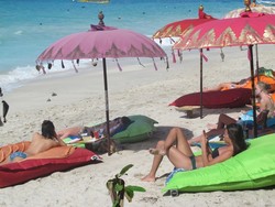 Aneka Permintaan Aneh Para Turis Pada Travel Agent