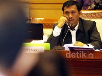 Gede Pasek Masih Pimpin Rapat Komisi III