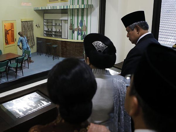 Upacara Kesaktian Pancasila di Lubang Buaya