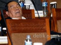 Anggota DPR Tidur Pulas Saat Rapat Paripurna