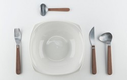 Agar Kencan Pertama Lancar, Pakai Sendok dan Garpu Ini