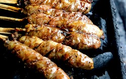  Berbungkus Lemak, Sate Buntel Jadi Gurih Enak