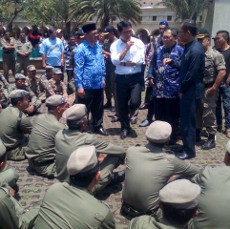 Sidak ke Alun-Alun Bandung, Ridwan Kamil Tegur Satpol PP