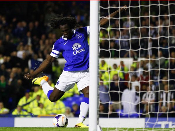 Everton Kalahkan Newcastle 3-2