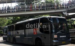 Lihat Pramudi TransJ Nakal, Foto dan Laporkan ke Twitter @BLUTransJakarta