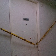 Misteri Anak Kunci Apartemen Holly