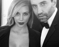  Sudah Kembali Seksi, Kim Kardashian Pamer Foto Belahan Dada di Instagram