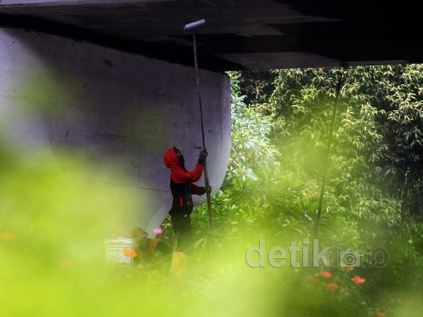 Pemeliharaan Jembatan Kolong Tol