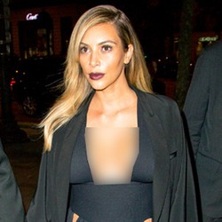 Gaya Seksi si Hot Mom Kim Kardashian Pasca Melahirkan