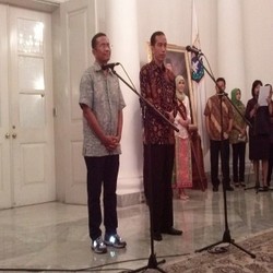 Kompak Berbatik, Dahlan dan Jokowi Sepakat Tuntaskan Banjir di DKI