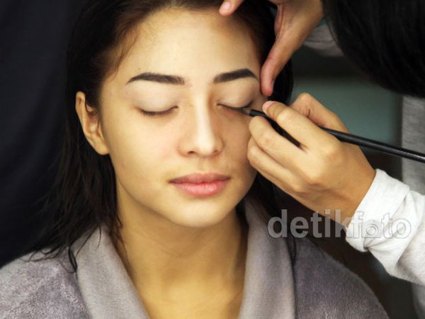Mengintip Behind The Scene Pemotretan Nikita Willy