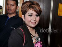 Joy Tobing Resmi Cerai