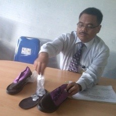 Sembunyikan Pil Koplo Dalam Sepatu, 2 Pembesuk di Lapas Banceuy Ditangkap