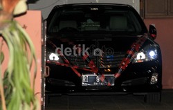 Mobil RI 9 yang Disegel KPK Masih di Rumah Akil Mochtar