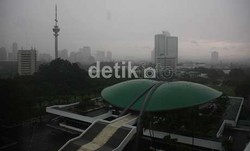 Ketua MK Ditangkap KPK, DPR Tak Mau Disalahkan Soal Uji Kelayakan