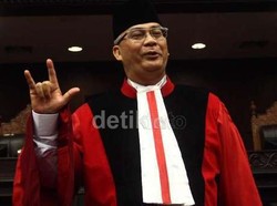 KPK Temukan Uang Rp 500 Juta Lebih di Ruang Kerja Akil