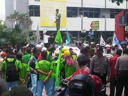 500-an Orang Demo PLN Sumut Protes Listrik Sering Padam