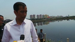 Kunjungi Warga di Waduk Ria Rio, Jokowi: Kapan Mau Dibongkar Rumahnya?