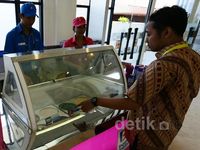 Es Krim dan Kopi Gratis untuk Peliput APEC
