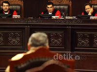 MK Gelar Sidang Tanpa Akil