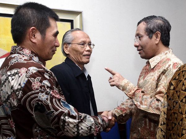 Mahfud MD dan Sejumlah Hakim Kumpul di MK