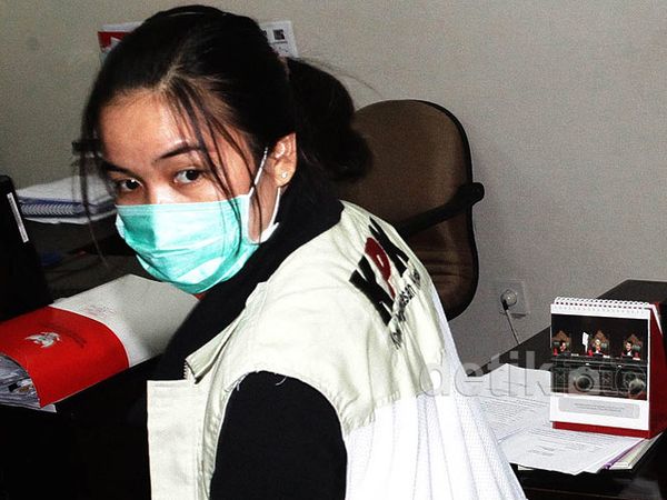 KPK Juga Geledah Ruang Staf Ahli Ketua MK