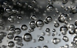 Gelembung Soda Membuat Minuman Berpemanis Buatan Terasa Gula Asli