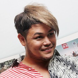 Rambut Setengah Pirang Ivan Gunawan