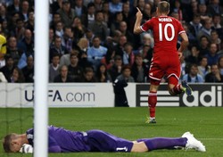 Gol-gol Bayern dibuat Franck Ribery, Thomas Mueller, dan Arjen Robben. Sementara gol hiburan City diciptakan Alvaro Negredo. REUTERS/Phil Noble.