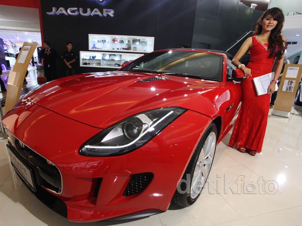 Jaguar F-Type Meluncur di Jakarta