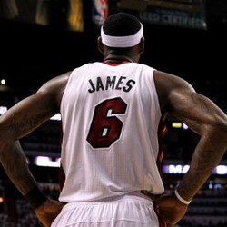Jersey LeBron James Paling Laku